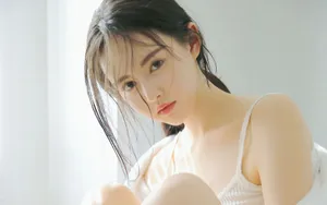 白皙水嫩性感美女私房图片壁纸