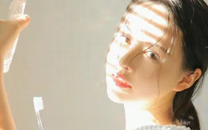 白皙水嫩性感美女私房图片壁纸_5