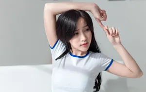 娇小大胸美女妹子图片_6
