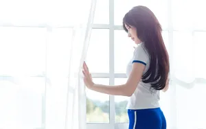 娇小大胸美女妹子图片_10