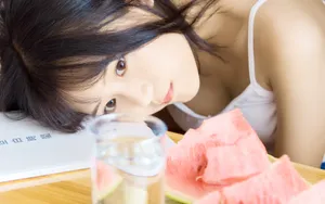 清纯吊带美女图片壁纸_2