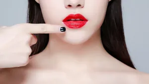女人嘴唇红唇图片_2