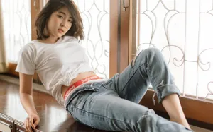 青春着眼美女图片