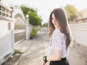 长发性感美女写真壁纸_3