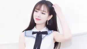 沈梦辰清纯打扮图片壁纸_4