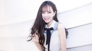 沈梦辰清纯打扮图片壁纸_6