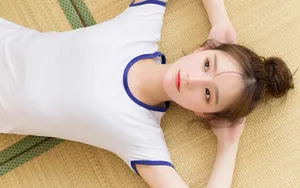 居家清纯小美女写真图片_2