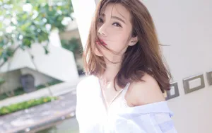 性感撩人衬衣美女图片壁纸_3