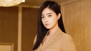 美女蒋欣桌面壁纸图片_19