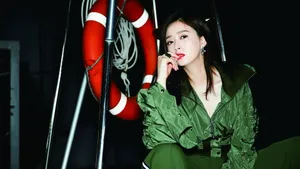 美女蒋欣桌面壁纸图片_22