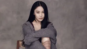 女演员张馨予桌面壁纸