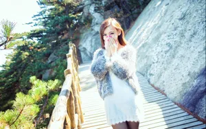 性感美女身材户外图片壁纸_6