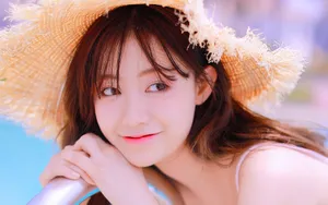 粉色甜美美女泳池写真图片壁纸_2