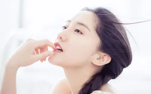 清新脱俗美女写真桌面壁纸_4