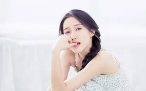 清新脱俗美女写真桌面壁纸_5