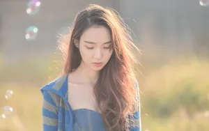 甜美美女野外写真壁纸_5