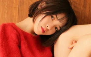 短发美女写真桌面壁纸