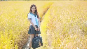 各种姿态的美女图片壁纸