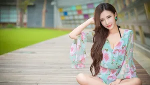 各种姿态的美女图片壁纸_10