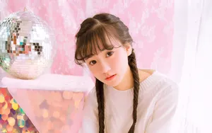 粉色少女图片壁纸