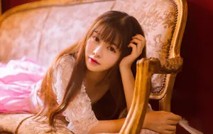萝莉型美女桌面壁纸