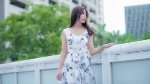 白嫩小美女写真壁纸_3