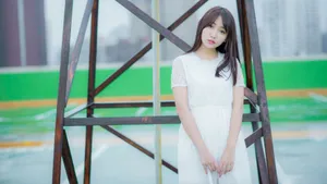 白嫩小美女写真壁纸_5