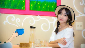 白嫩小美女写真壁纸_15
