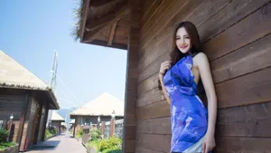 美女王明明图片壁纸_14