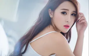 气质居家美女写真桌面壁纸_14