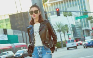 美女明星景甜街拍桌面壁纸_6