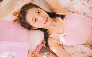 黄色格调日系美女写真图片_5