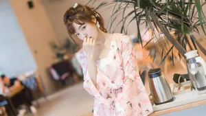 小鸟依人美女居家图片_4