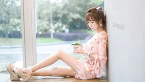小鸟依人美女居家图片_5