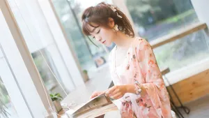 小鸟依人美女居家图片_7