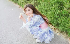 清纯萝莉美女户外写真图片_2