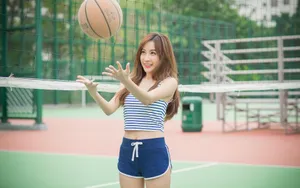 热裤甜美美女桌面壁纸_2