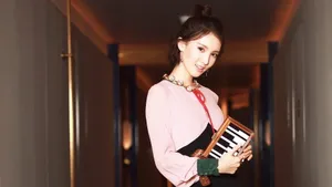 女明星金晨桌面壁纸_16