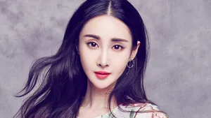 美女王若心图片_2