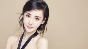 美女王若心图片_4