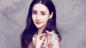 美女王若心图片_10
