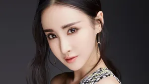 美女王若心图片_12
