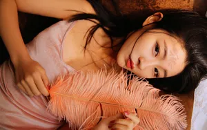 暖色女生写真桌面壁纸_4