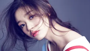 美女林允桌面壁纸_2