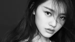 美女林允桌面壁纸_3