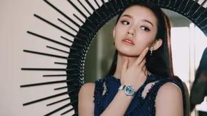 美女林允桌面壁纸_4