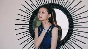 美女林允桌面壁纸_5