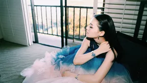 美女林允桌面壁纸_12