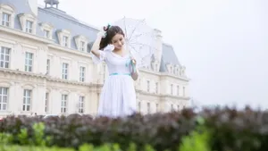 青春大眼美女图片壁纸_9