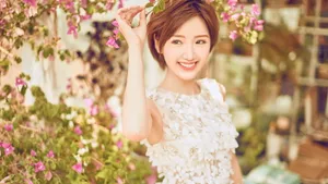 黄色调美女毛晓彤图片_7